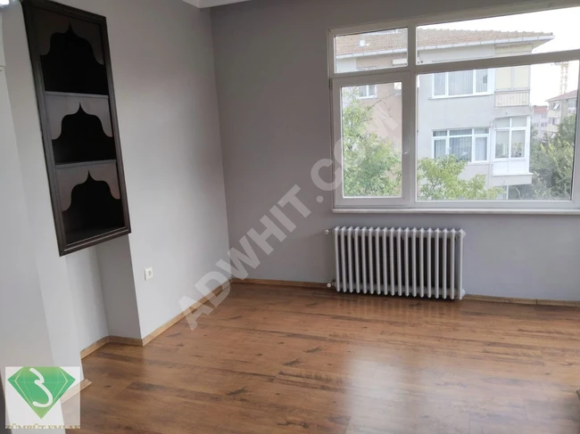 2+1 apartment with an area of 90m² on the front façade, clean apartment from ZÜMRÜT