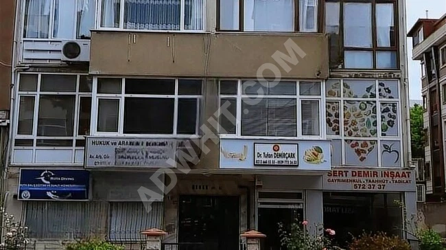 A building consisting of 4 floors on Y.TARLA CAD Street from YUVAM EMLAK BAKIRKÖY