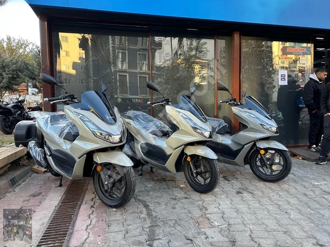 دراجة نارية HONDA PCX موديل 2024 - رمادي - تسليم فوري