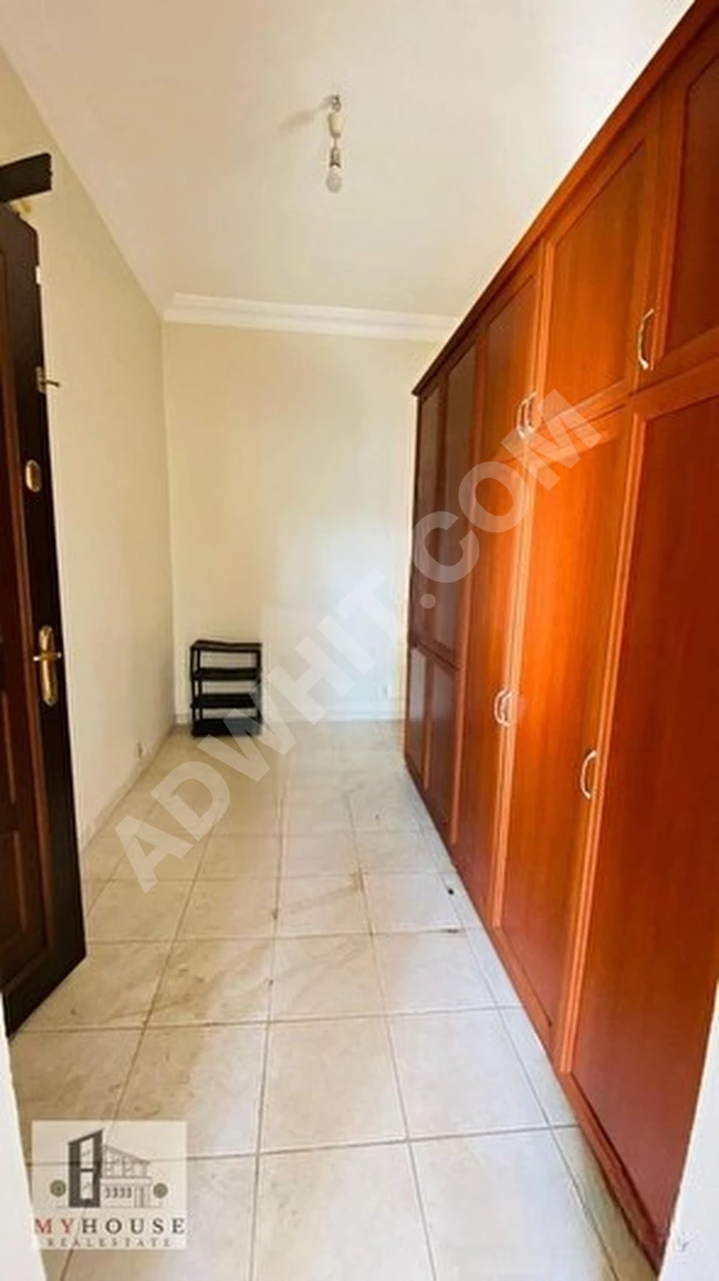 Apartment for sale on the first floor in CERRAHPAŞA on GÜMRÜKÇÜ Street