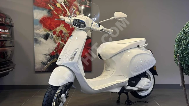 CARENA - 2022 VESPA SPRINT 150 JUSTIN BIEBER - إصدار محدود