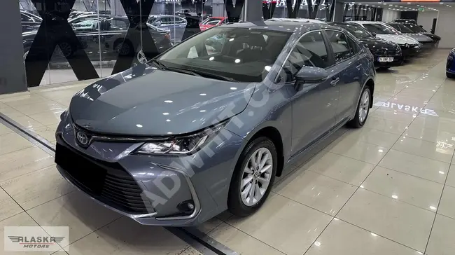 سيارة TOYOTA COROLLA 1.8 HYBRİD موديل 2021  ميزة تتبع المسار  67000 كم