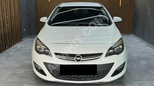 2017 - Opel Astra Sedan 1.6 CDTI Design - مسافة 210.000 كم - طلاء قطعة واحدة