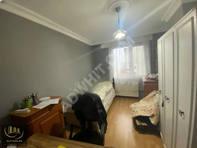 Spacious duplex apartment for sale 5+2 with an area of 210 square meters suitable for a loan in PENDİK GÜZELYALI