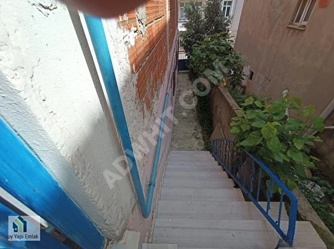 A 3-storey building for sale, in PENDİK ESENYALI MAHALLESİ.