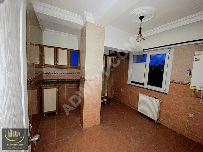 3+1 apartment for rent, on the middle floor, with a balcony, in PENDİK ESENLER