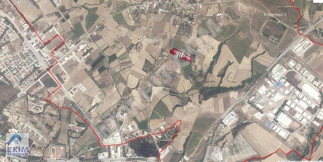 Land for sale in shares in the SARI area in the village of ÇANAKKALE KARACAÖREN