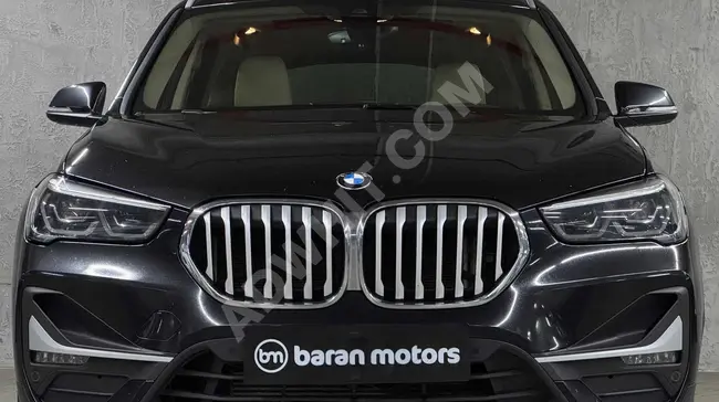 سيارة BMW X1 1.6D S-DRIVE X-LINE موديل 2021 - سقف زجاجي - تسخين