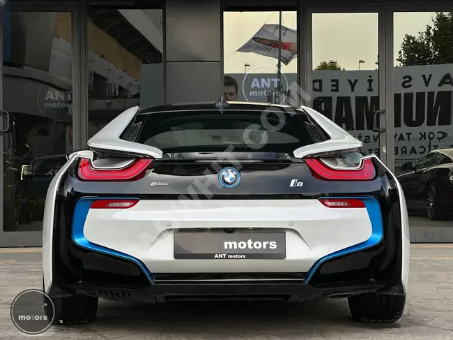 2014 - BMW i8 PREMIUM TECHNO - HARMAN/KARDON sound system - Pedestrian detection - Full specifications