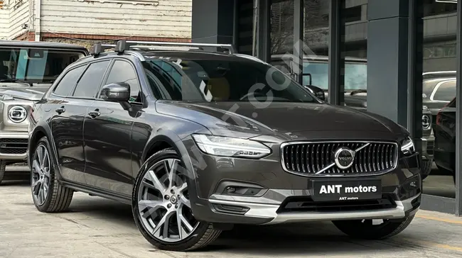 2023  - VOLVO V90 CROSS COUNTRY 2.0D B5 ULTIMATE BRIGHT - شاشة عرض المعلومات على الزجاج الامامي - كاملة المواصفات