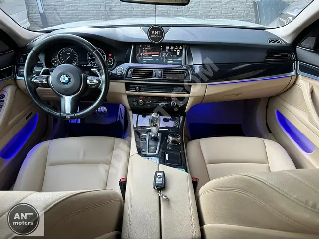 2015 -  BMW 520i EXECUTIVE M SPORT -شاشة ديجيتال - مقاعد تدفئة - ابواب شفط