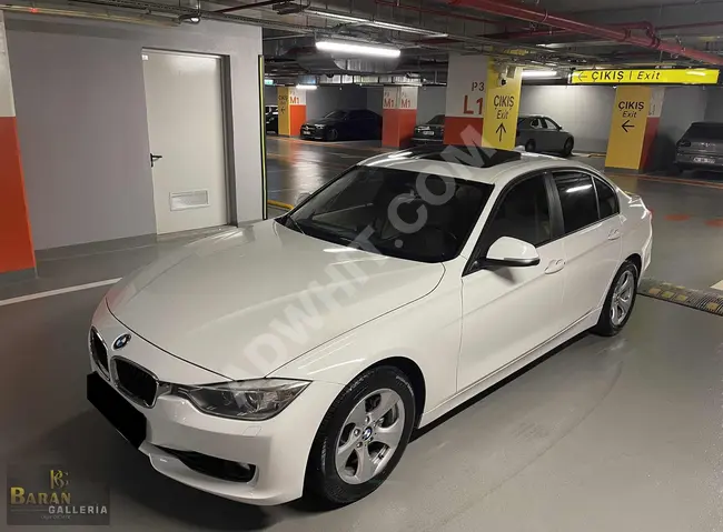 2014 - BMW 3.20 İED - فتحة سقف - مسافة 140.000 كم - تنجيد بيج - بدون عيوب وب دون طلاء