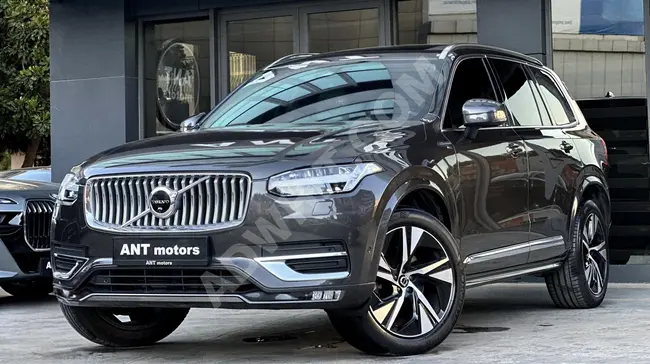 2023 - VOLVO XC90 2.0B5 PLUS BRIGHT - سعة 7 اشخاص -  مقاعد مبردة - كاملة المواصفات - بدون عيوب