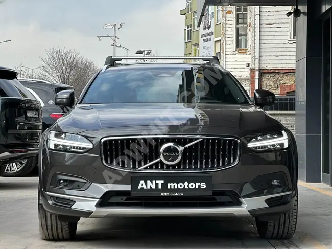 2023  - VOLVO V90 CROSS COUNTRY 2.0D B5 ULTIMATE BRIGHT - شاشة عرض المعلومات على الزجاج الامامي - كاملة المواصفات