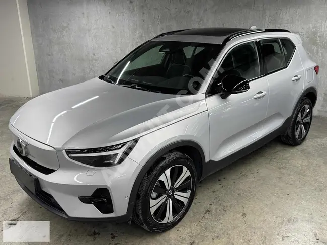 سيارة VOLVO XC40 P6 RECHARGE ULTIMATE موديل 2023 - بدون طلاء