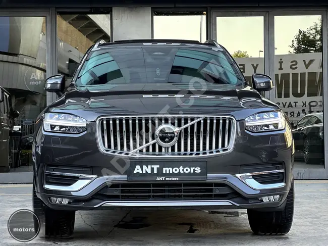 2023 - VOLVO XC90 2.0B5 PLUS BRIGHT - سعة 7 اشخاص -  مقاعد مبردة - كاملة المواصفات - بدون عيوب