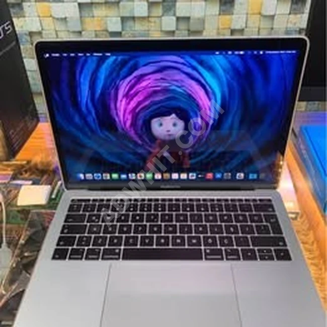 Apple Macbook Pro 2017 13.2 İkinci El temiz  Pil Durumu cok iyi