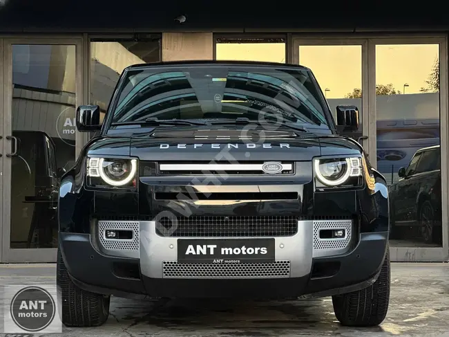 سيارة LAND ROVER DEFENDER 110 2.0 HSE موديل 2022 خروج من الوكيل بدون أخطاء.