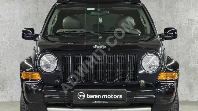 سيارة JEEP CHEROKEE 3.7 RENEGADE موديل 2006 أوتوماتيك