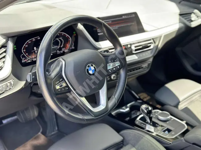 سيارة BMW 116 D SPORTLİNE موديل 2022 بدون عيوب حزمة أمان سقف زجاجي