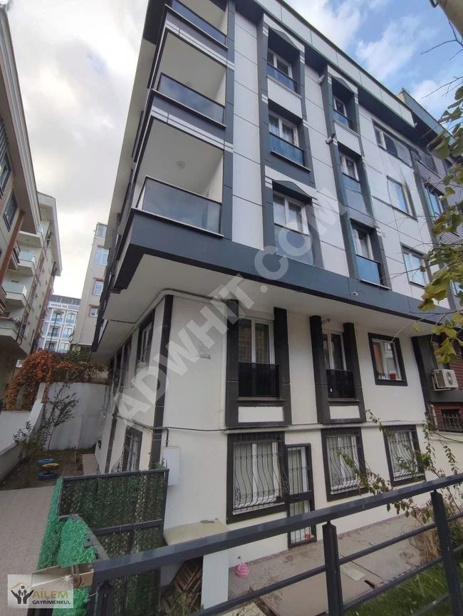 2+1 apartment, middle floor with a front-facing view for rent in a new building near the metrobüs.