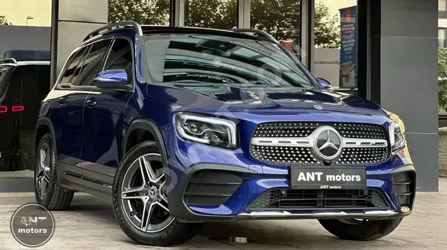 سيارة MERCEDES BENZ GLB 200 ///AMG+ 4 MATIC موديل 2023 بدون عيوب