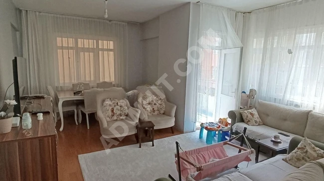 Pendik Esenyalı Merkezde 4 Yol"da Acil Satılık Merkezi E-5 Yakın 3+1 125 M2 Daire