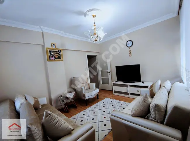 A spacious 3+1 apartment, with en-suite bathroom, in KARTAL ORHANTEPE MAH. Please pay attention to the location!