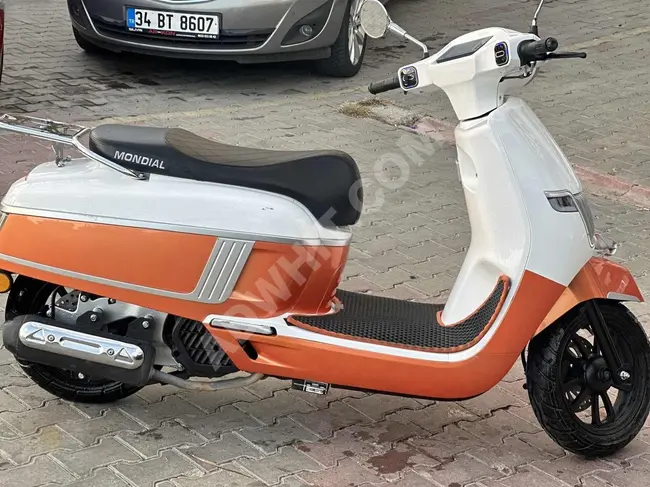 Mondial 125 Road Boy motorcycle, 2023 model with 6,300 km, in excellent and very clean condition.