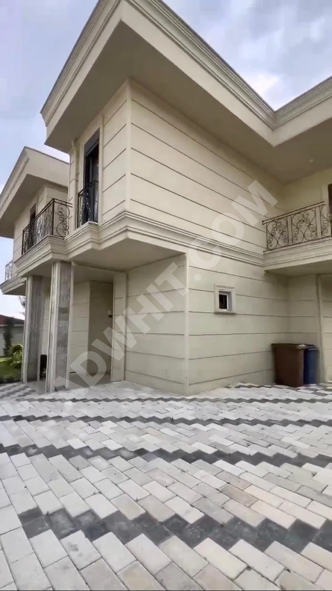 - A unique villa in ISTANBUL BÜYÜKÇEKMECE KAMİLOBA