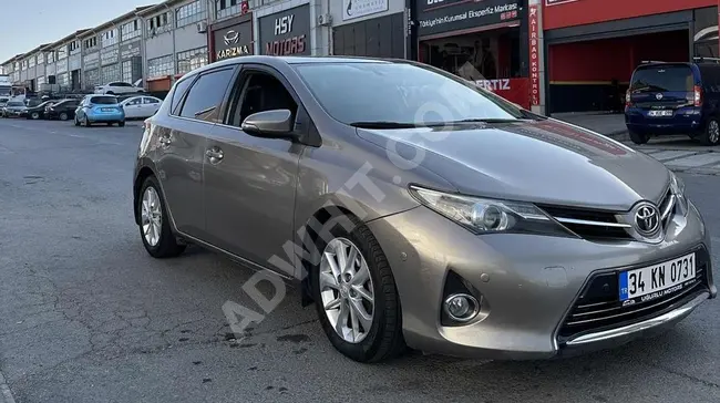 TOYOTA AURIS Car Automatic Low Mileage