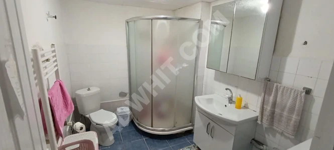 Pendik Esenyalı Merkezde 4 Yol"da Acil Satılık Merkezi E-5 Yakın 3+1 125 M2 Daire