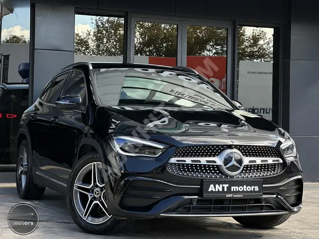 MERCEDES GLA 200 AMG موديل 2023 + مصابيح MULTIBEAM + بدون مفاتيح + تدفئة + ذاكرة + الاكثر تجهيزا + بدون عيوب