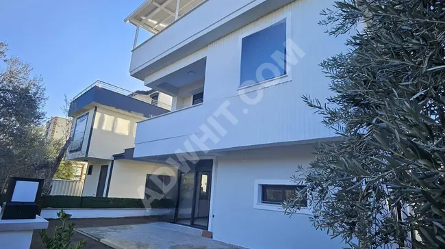 Altınoluk Avcılar Da 3+1 Denize 350 M Mesafede Sıfır Satılık Villa