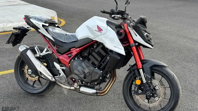 HONDA CB 750 HORNET موديل 2024 عداد 0 كم لون أبيض