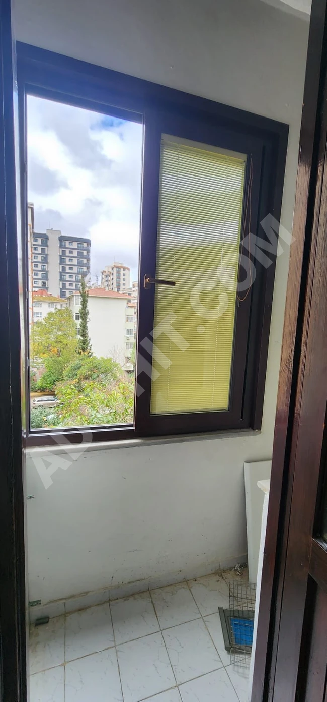 4+1 apartment for rent in KOZYATAĞI district in İSTANBUL KADIKÖY.