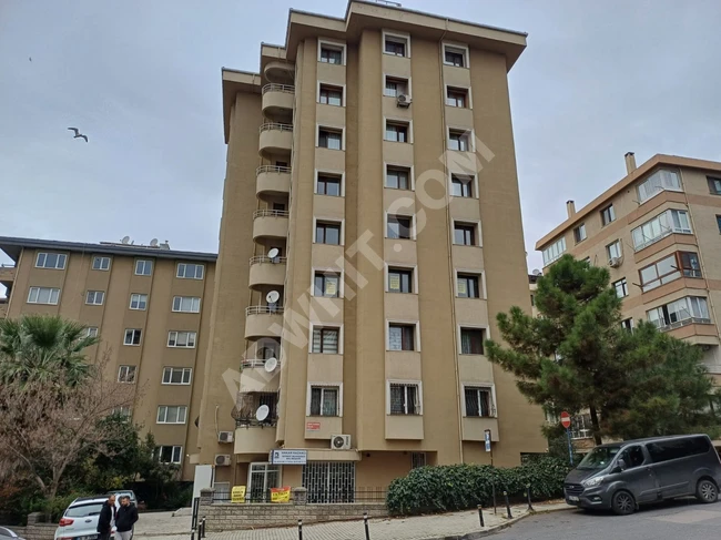 4+1 apartment for rent in KOZYATAĞI district in İSTANBUL KADIKÖY.