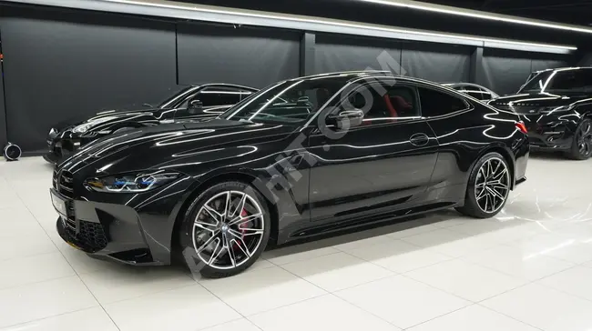 سيارة BMW M4 COMPETİTİON M XDRİVE موديل 2023 - جديدة - شاشة