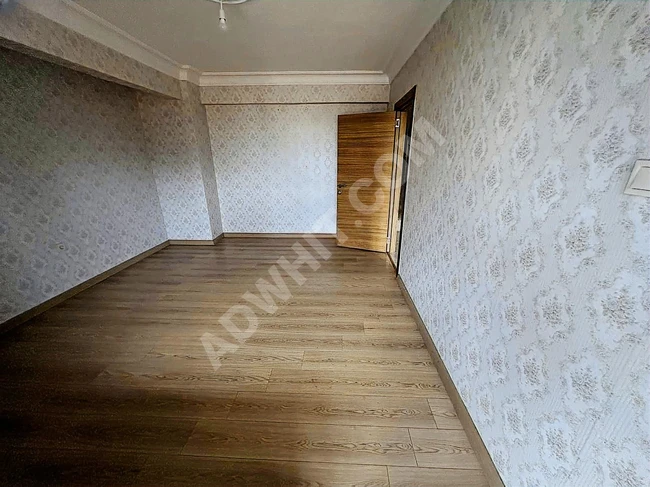 3+1 apartment for rent, spacious with a balcony and elevator, in a well-maintained building.