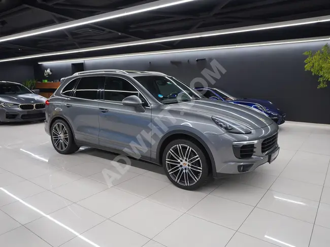 سيارة PORSCHE CAYENNE موديل 2014 - آيرماتيك - تبريد - ملاحة