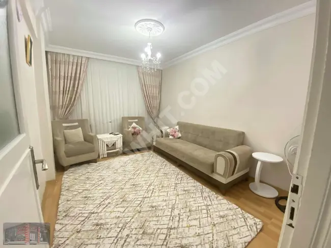 90 M2 2+1 1. KAT KÖŞE BAŞI MASRAFSIZ SATILIK DAİRE