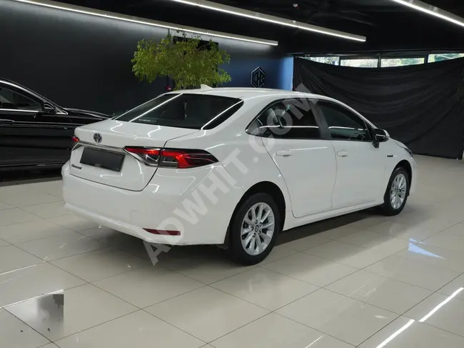 سيارة TOYATA COROLLA 1.8 HYBRİD DREAM E-CVT موديل 2021