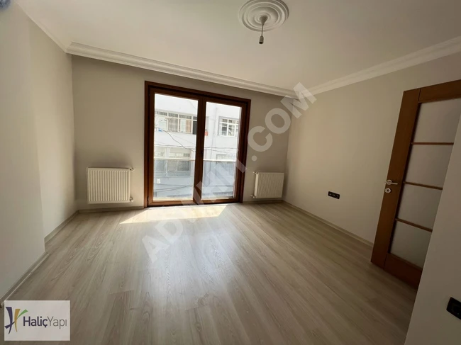 Empty 2+1 apartment for sale, in a location very close to Perpa Metrobus