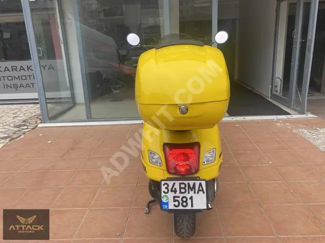 VESPA GTS300ie 2015 - مع حقيبة + زجاج طريق امامي , بعداد 25.000 كم - من ATTACK MOTORS !!