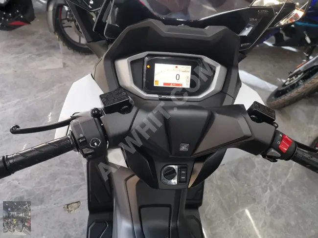 دراجة نارية Honda Forza 250 (NSS250) بشاشة TFT جديدة