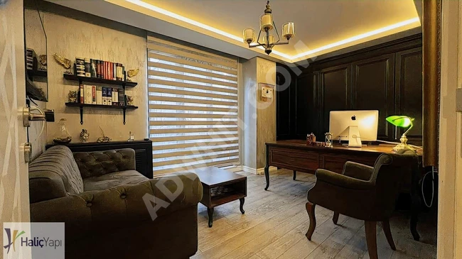 Luxury office for rent, on the middle floor, near the metrobus and the courthouse, in Gürsel.