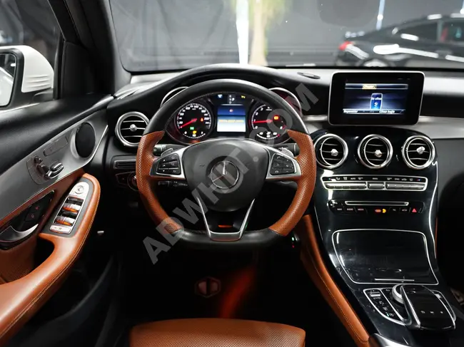 سيارة MERCEDES GLC 250 AMG 4MATİC موديل 2019 - سقف زجاجي - حافظة - من الوكيل