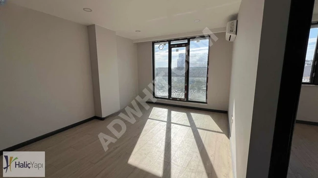 1+1 apartment for rent, with a view, on a high floor, in the VİA E-5 RESİDENCE complex.