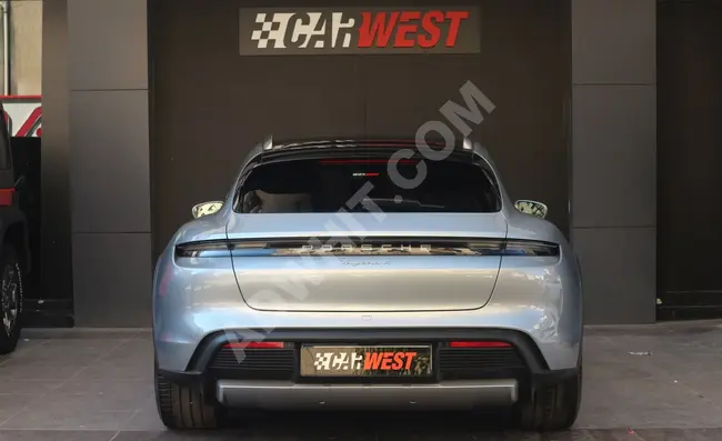 2023 BAYİ PORSCHE TAYCAN 4 CROSS TURİSMO YOLCU EKRANI BOSE