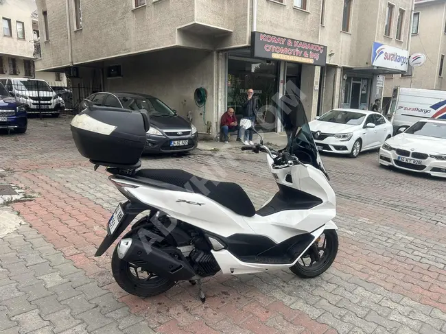 HONDA PCX 125 موديل 2024 مع حقيبة بدون طلاء